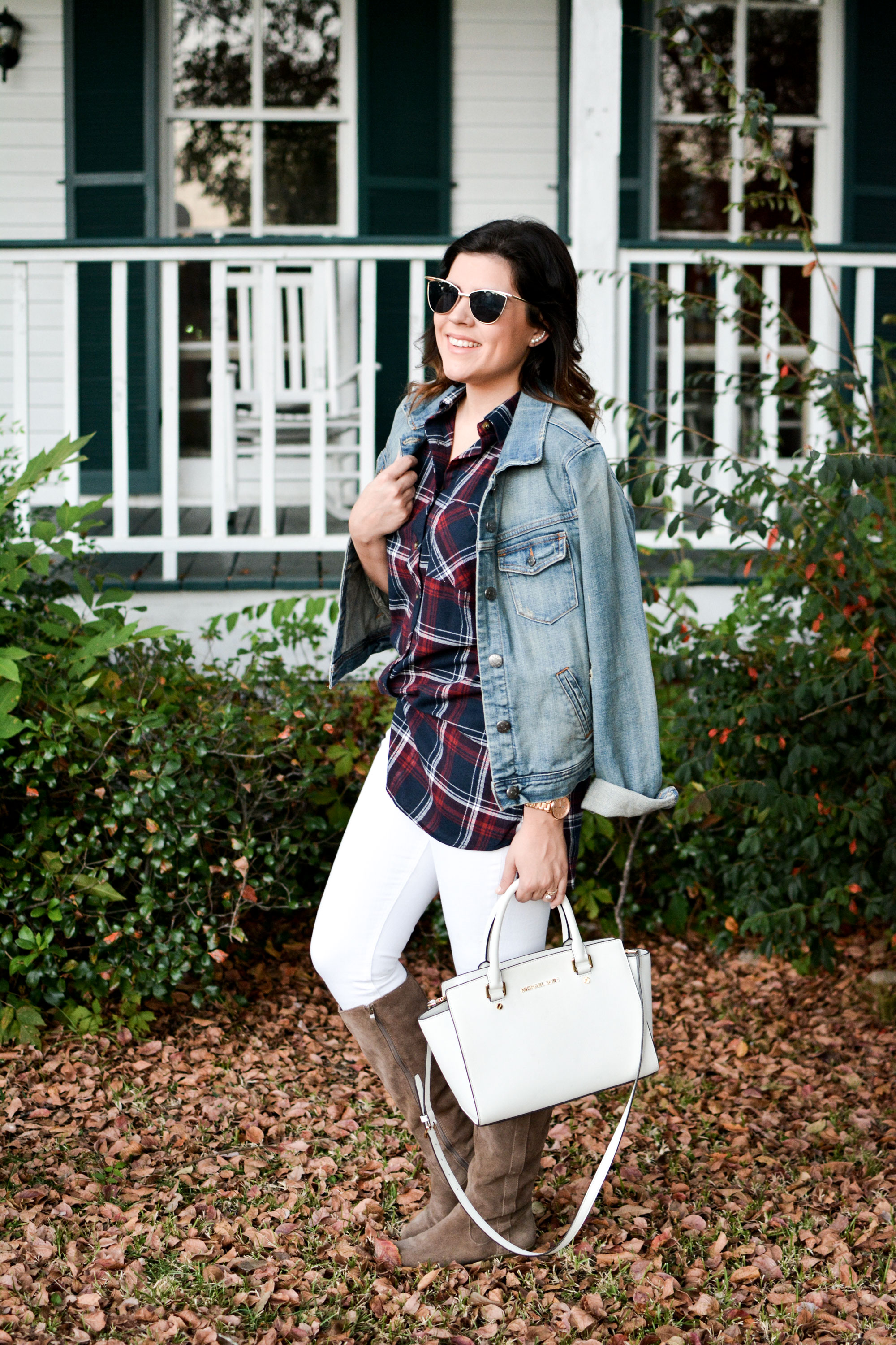plaid_tunic_white_jeans_3