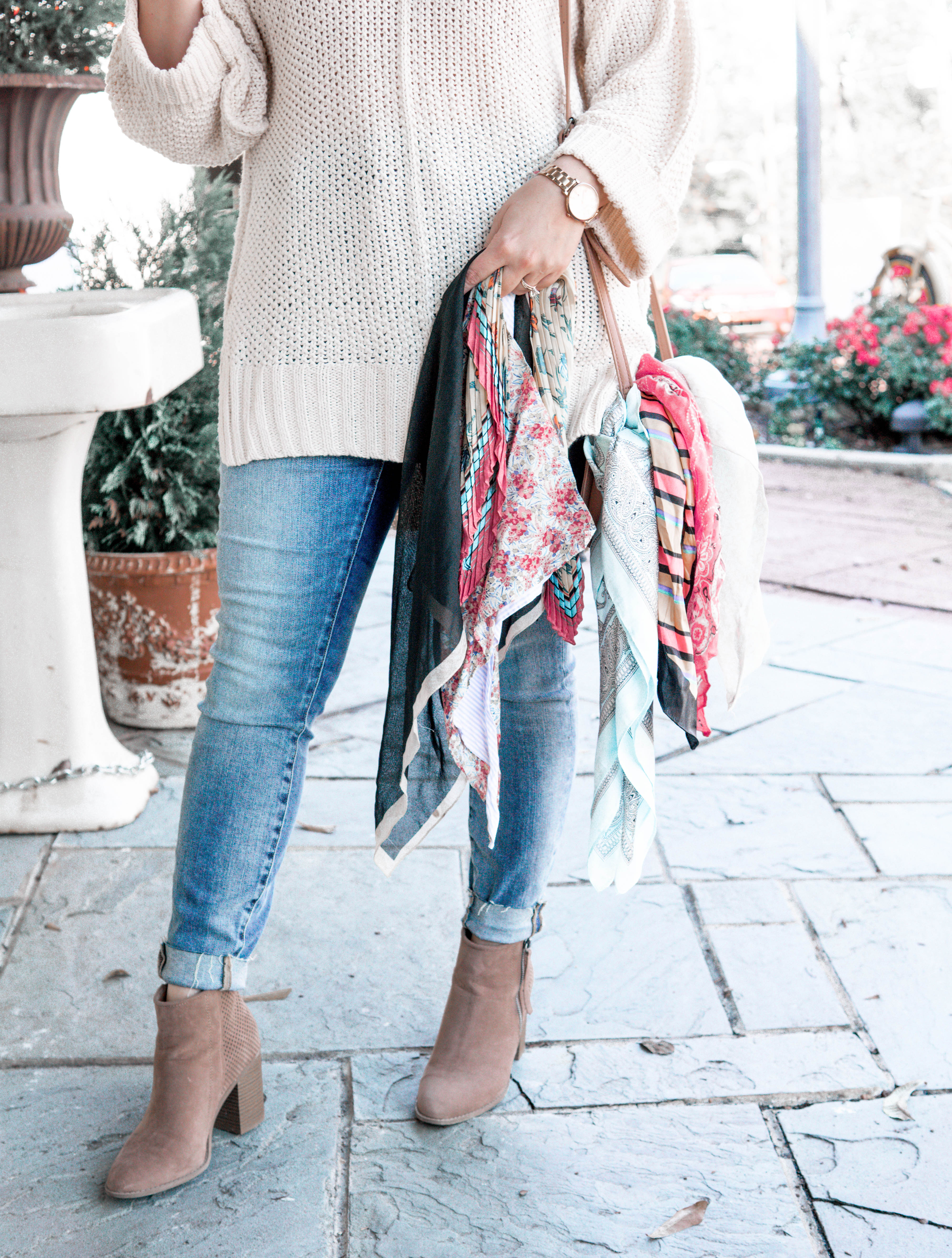 3 Ways to Wear a Silk Scarf