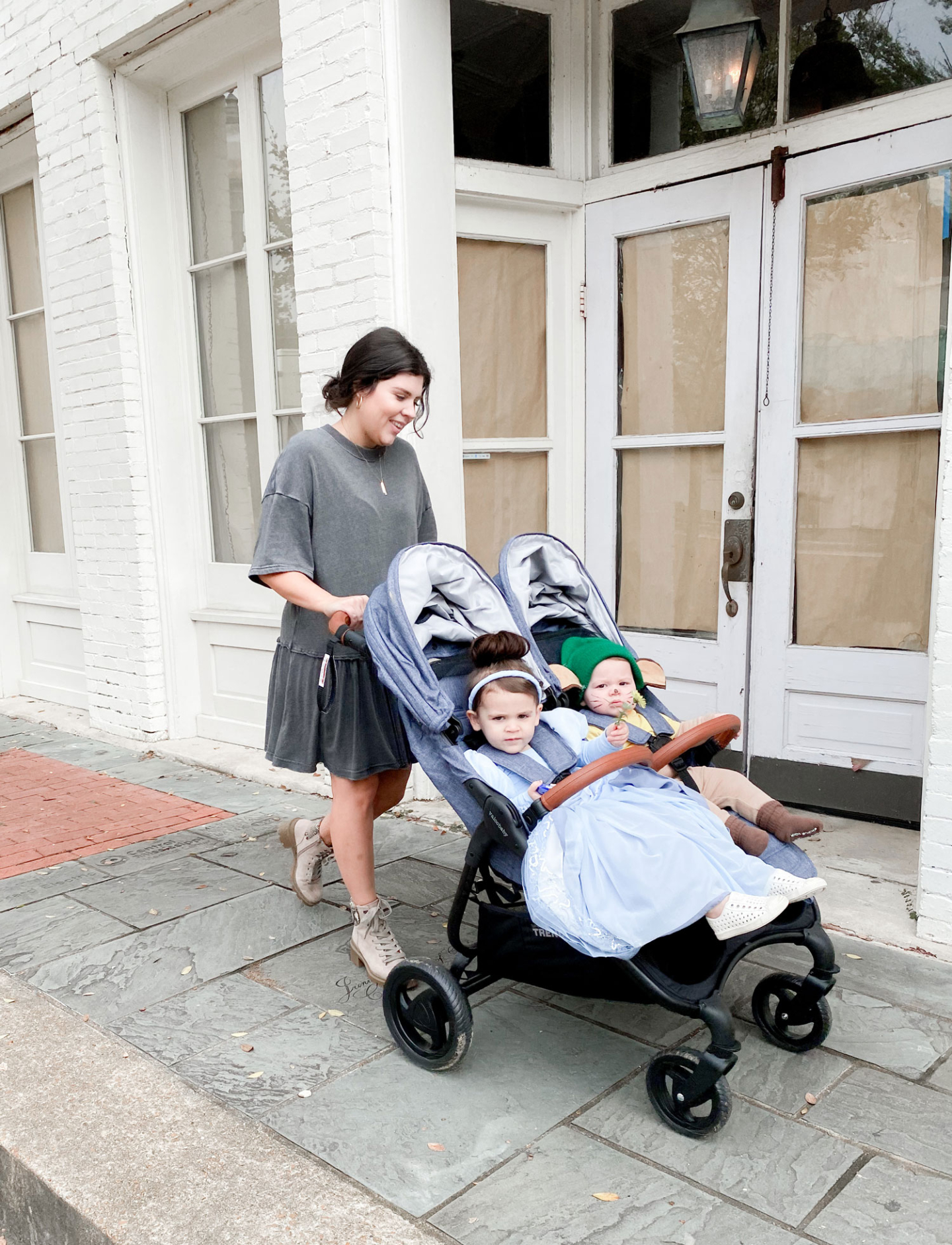 Stroller Meaning In Hindi